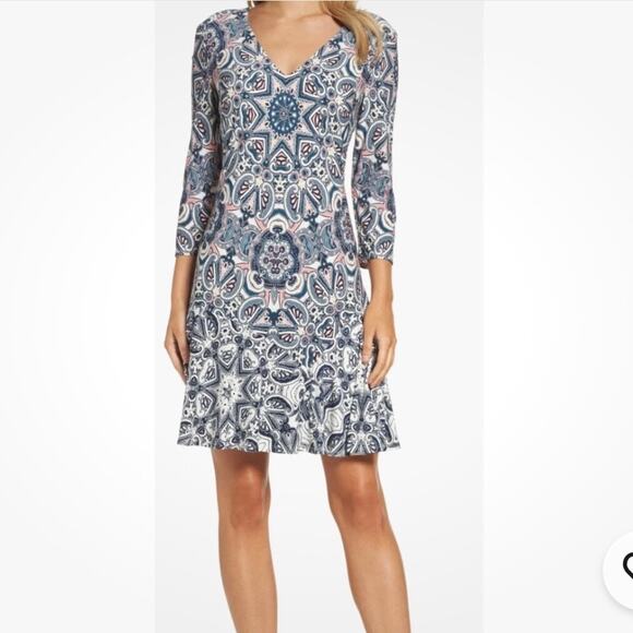 Eliza J Flounce Hem Shift Jersey Dress Size 12 Paisley Medallion Print V-Neck - Picture 16 of 16